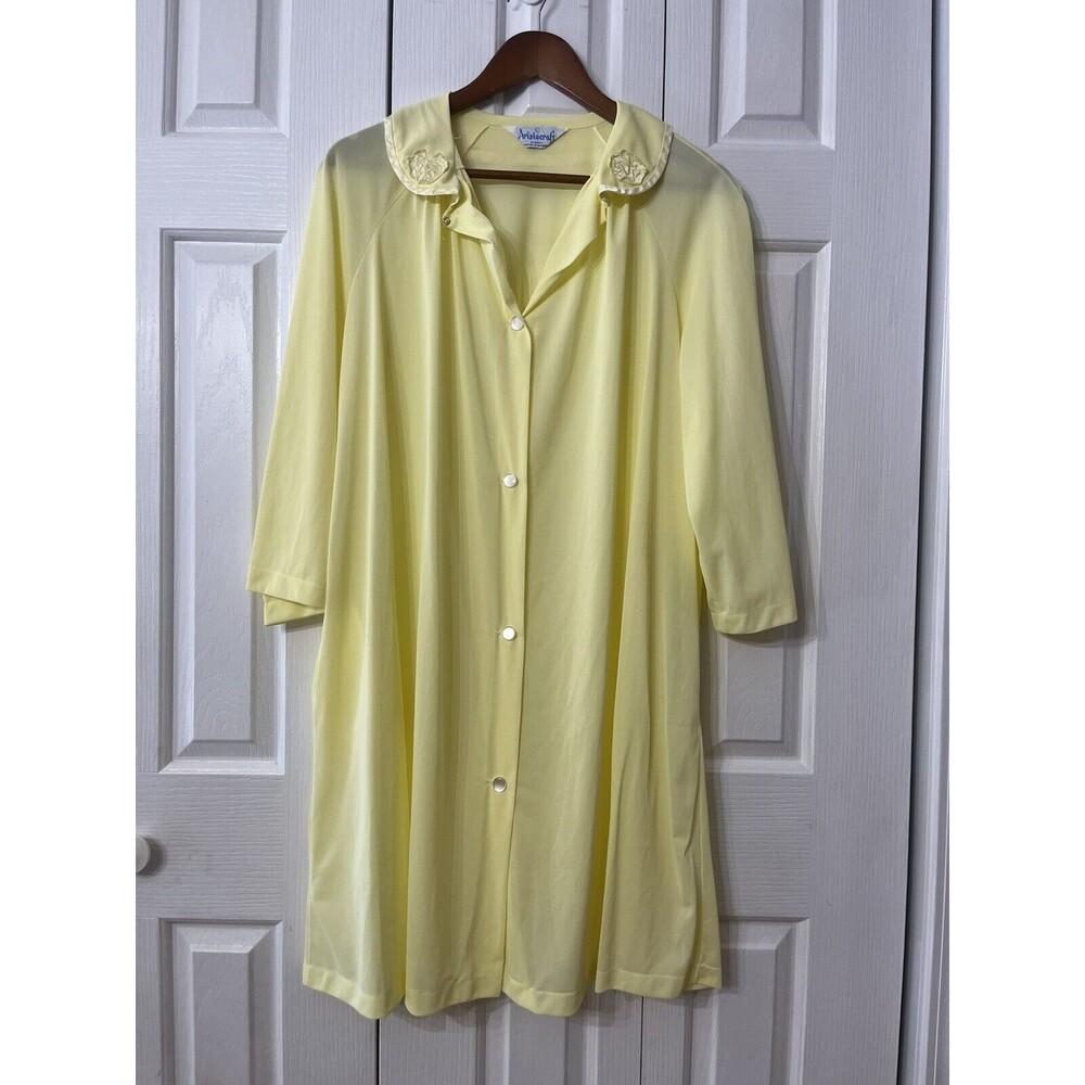 Vintage 1960s Aristocraft Pastel Yellow Nylon Robe Night Gown House Coat Large